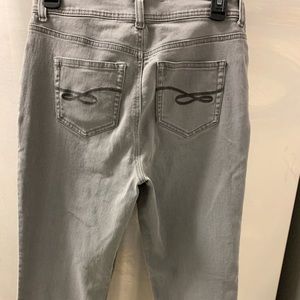 Style & Co jeans like new! Barley worn, no fades or tears!